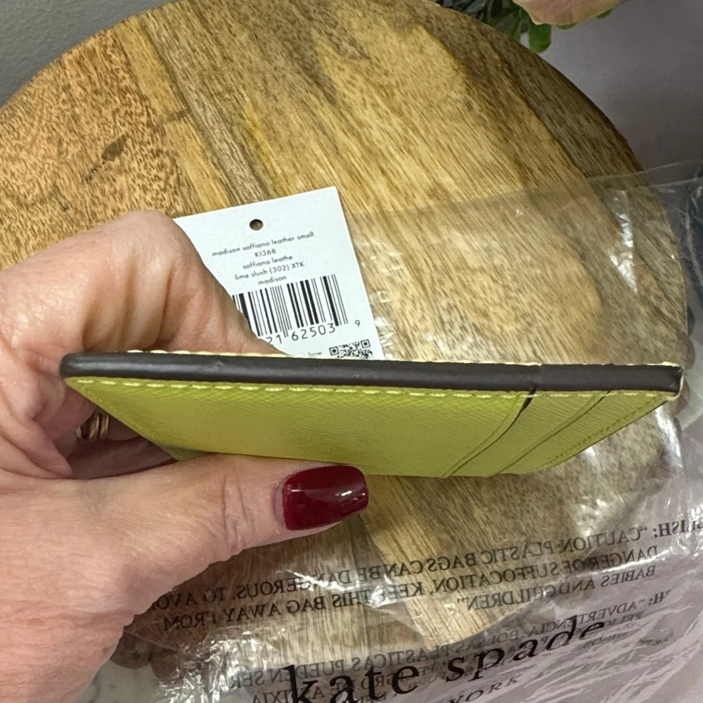 Kate Spade Lime Green Saffiano Leather Card Holder NWT - Picture 7 of 7